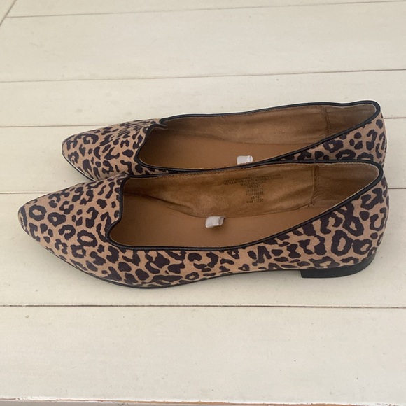 Me tons flats in size 6. # 2515 - Picture 4 of 7